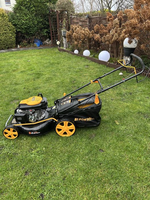 Sprzedam kosiarkę Riwall