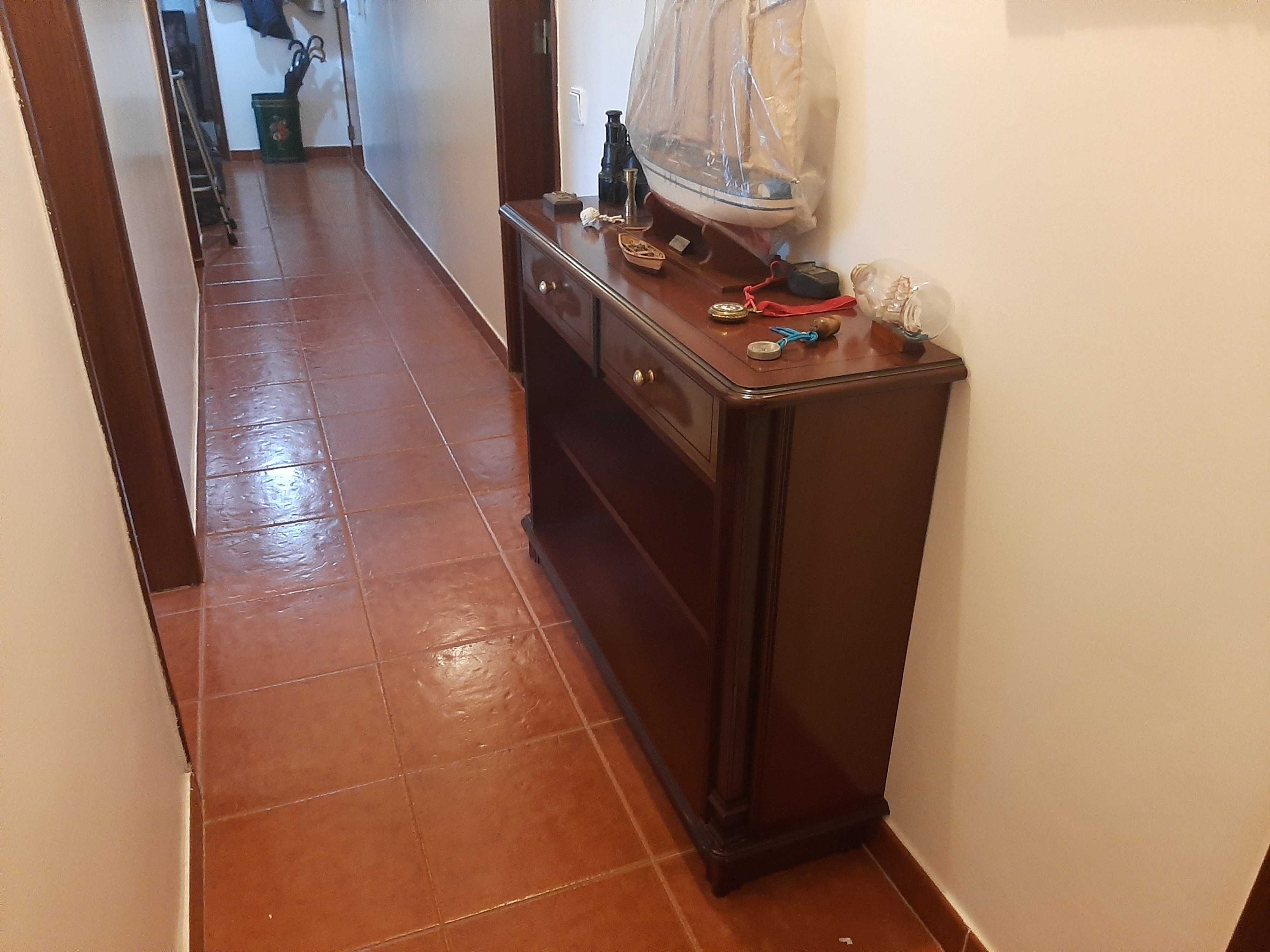 Aparador de Corredor