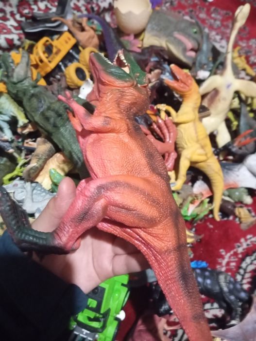 Коробка игрушек динозавров