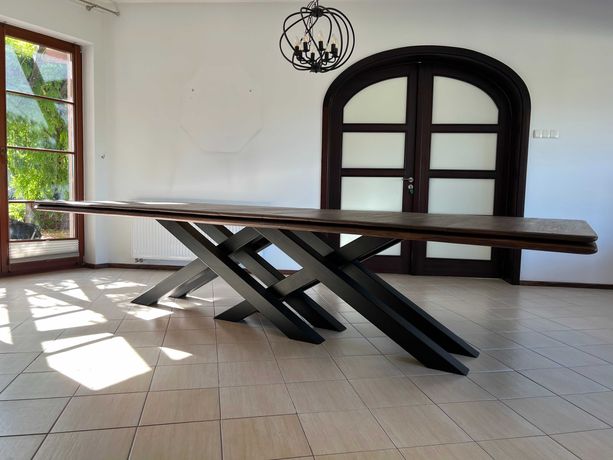 stół jadalniany z litego drewna/metal