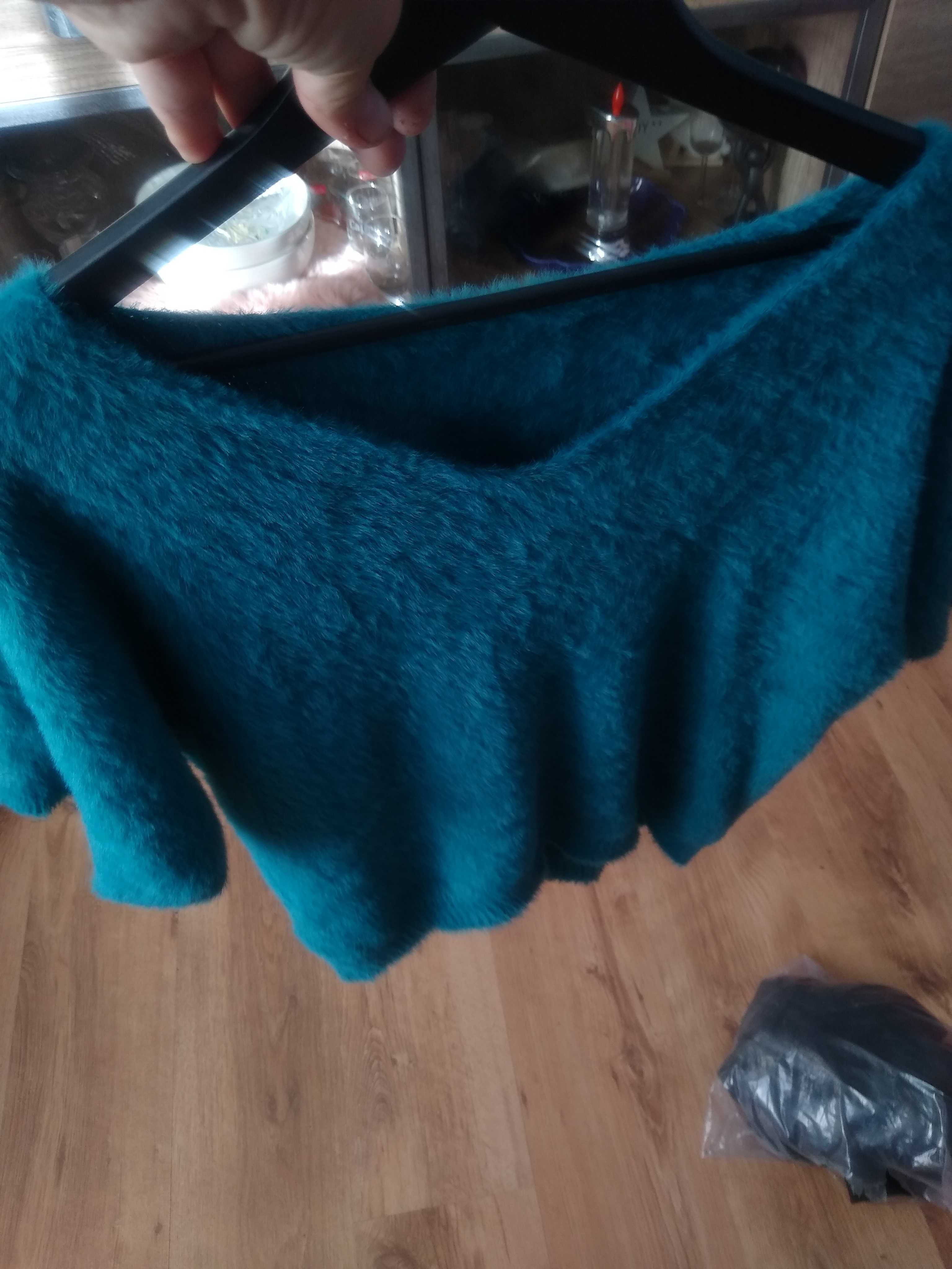 Zielony sweterek