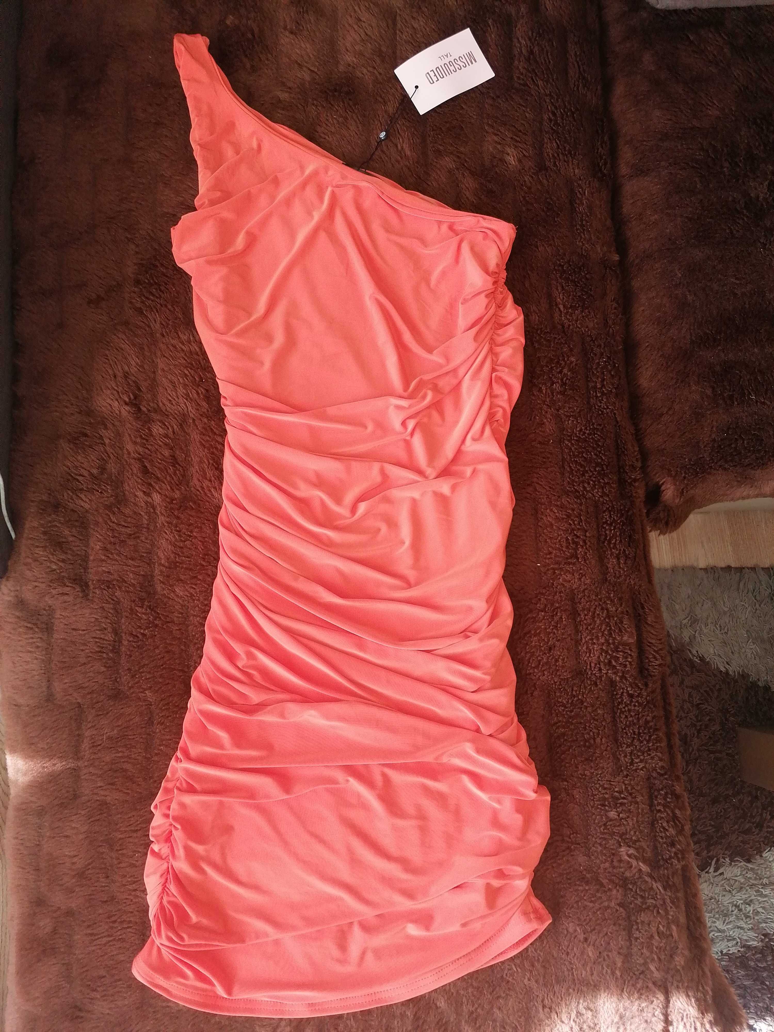 Sukienka missguided nowa