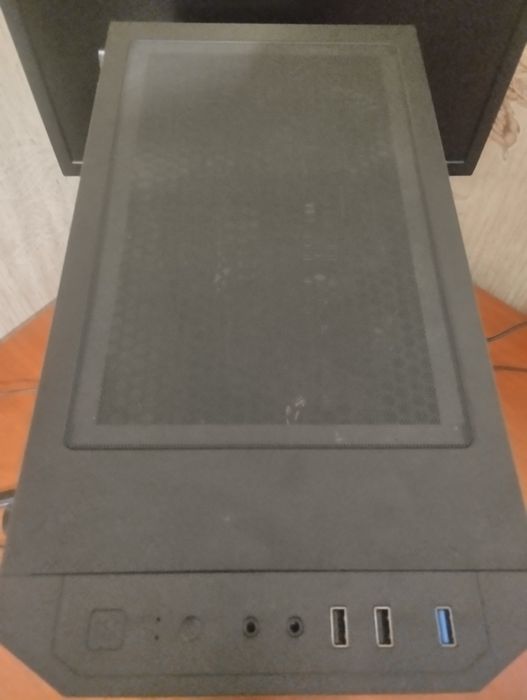 Комп'ютер ігровий AMD 6 ядер 12 потоків (+монітор)