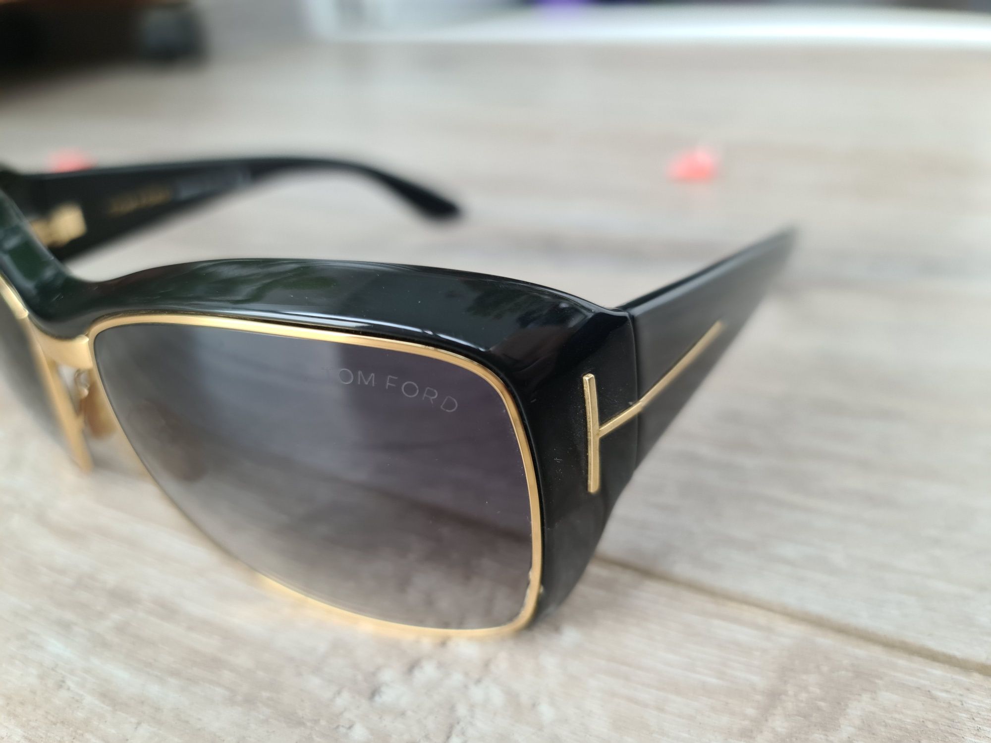 Солнцезащитные очки Tom Ford оригин  Made in Italy идеальное состояние