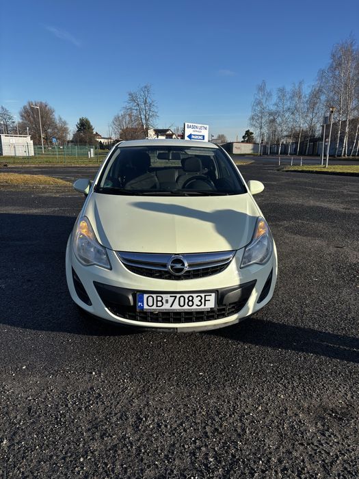 Opel corsa 1.4 bogate wyposażenie