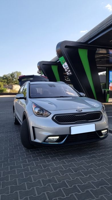 Авто в оренду. Гібрид плагін. Комбі шкіра. Kia Niro 2018