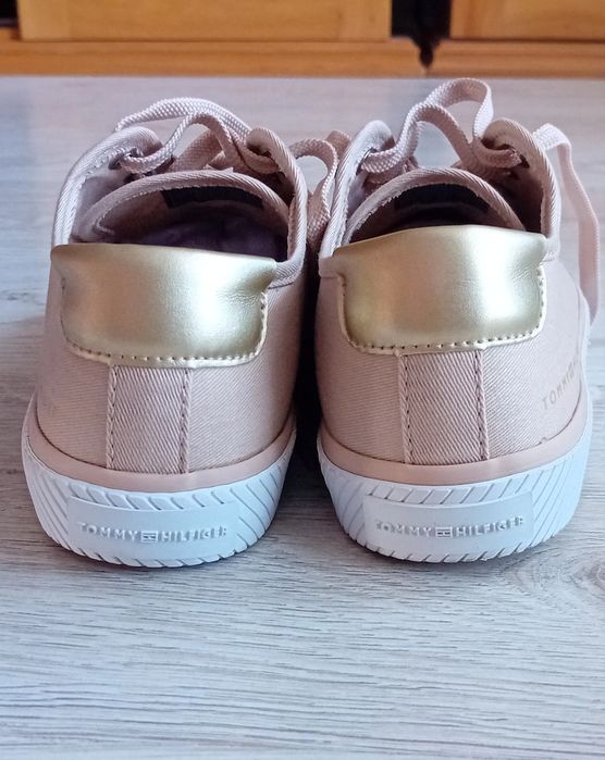 Tenisowki damskie Tommy Hilfiger Metalic Lace UP nowe  38