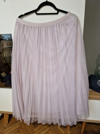 Długa plisowana spódnica