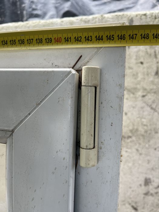 Okno 146 cm x  144 cm,