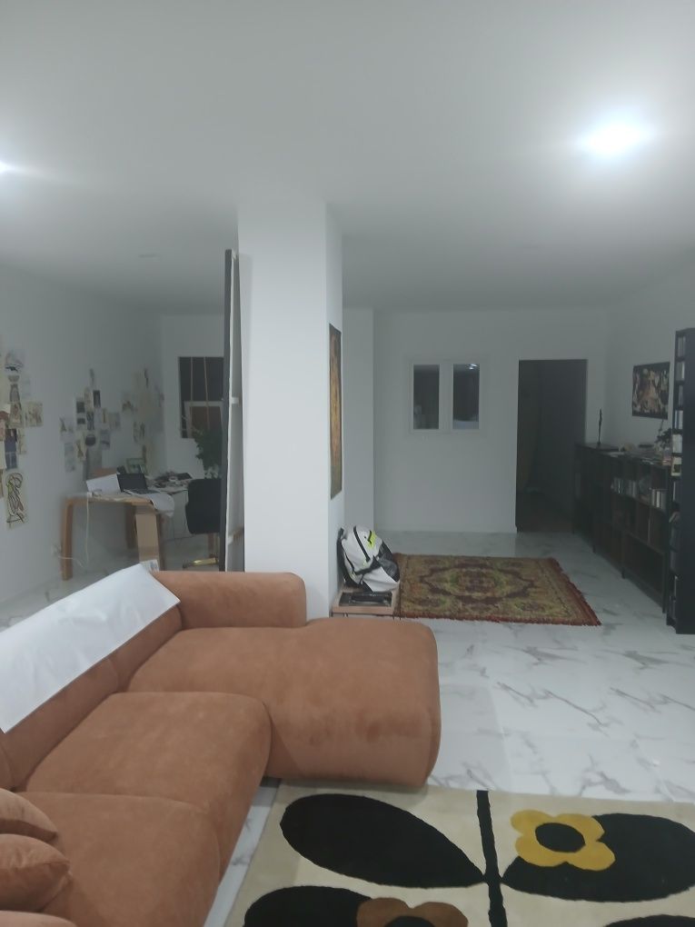 Aluga Quarto senhora idónea
