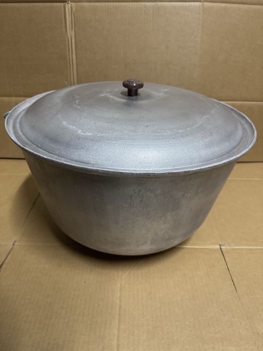 Продам казан каструля 25л ще колишній у хорошому стані.