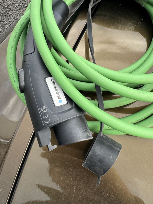 Кабелі до зарядних станцій