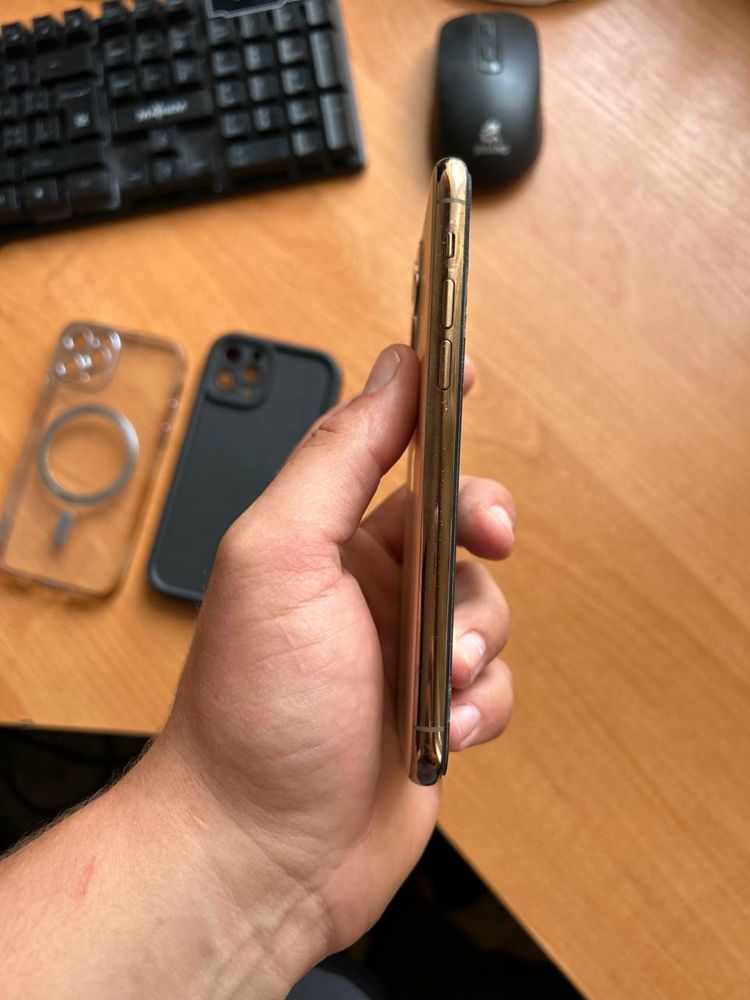Продам iphone 11 pro