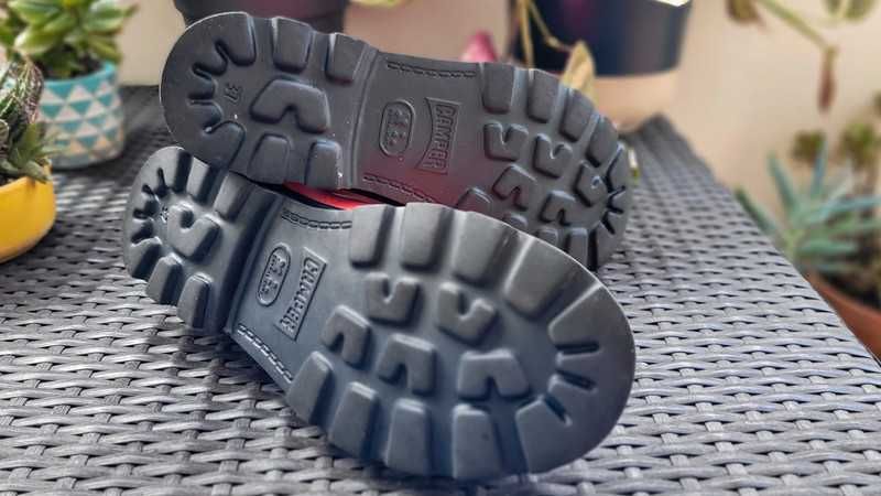Sapatos Camper em couro liso