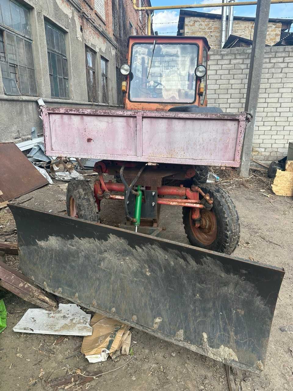 продам Трактор Т 16 з новою щіткою