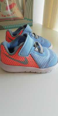 Sapatilhas Nike tamanho 18,5