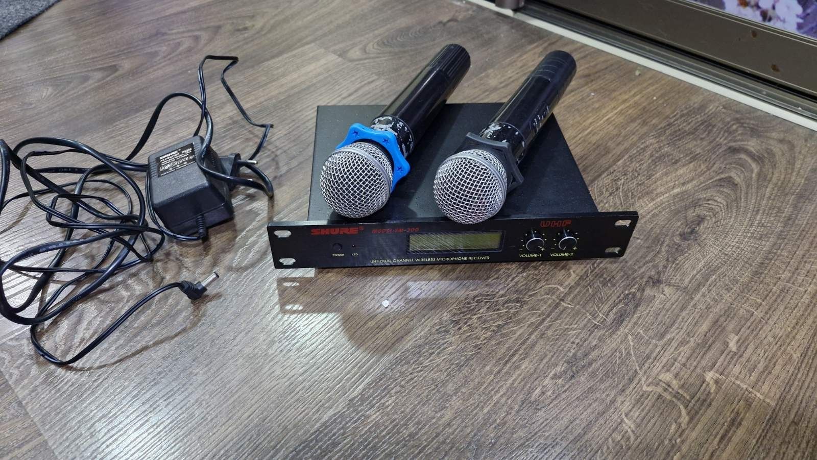 Радіо мікрофон shure sm300,