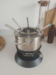 Fondue com utensílios