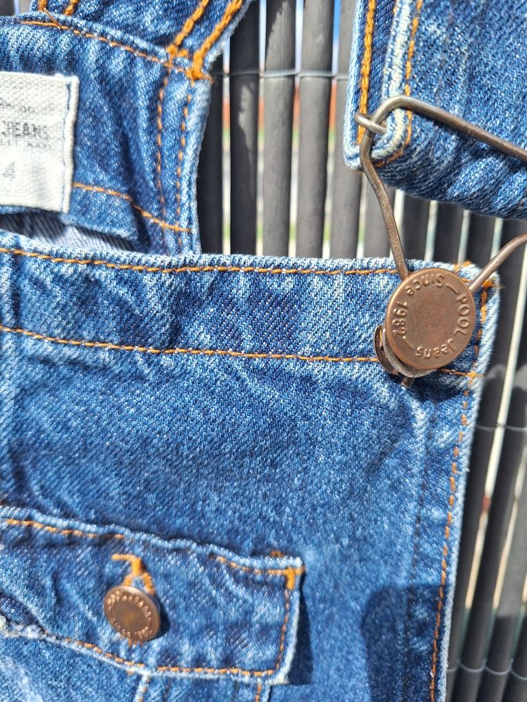 Jardineira jeans