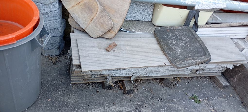 Tijoleira antiderrapante exterior