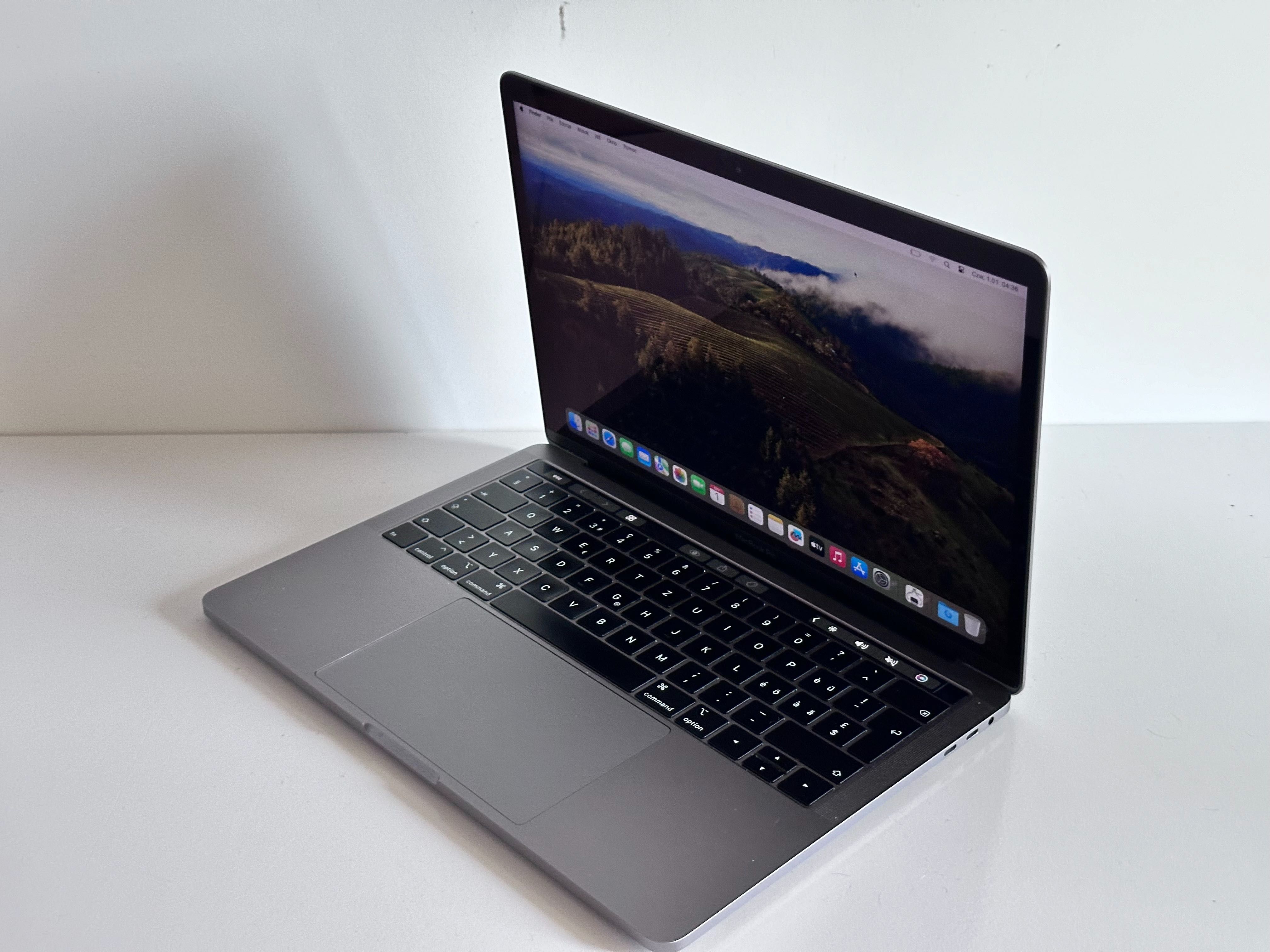 Apple MacBook Pro 13 2019 Touch Bar 4TBT3 i5-8279U 8GB RAM 512GB SSD