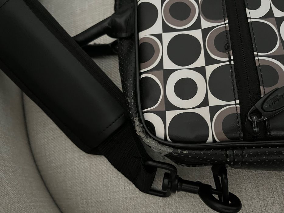 Mala portátil com padrão