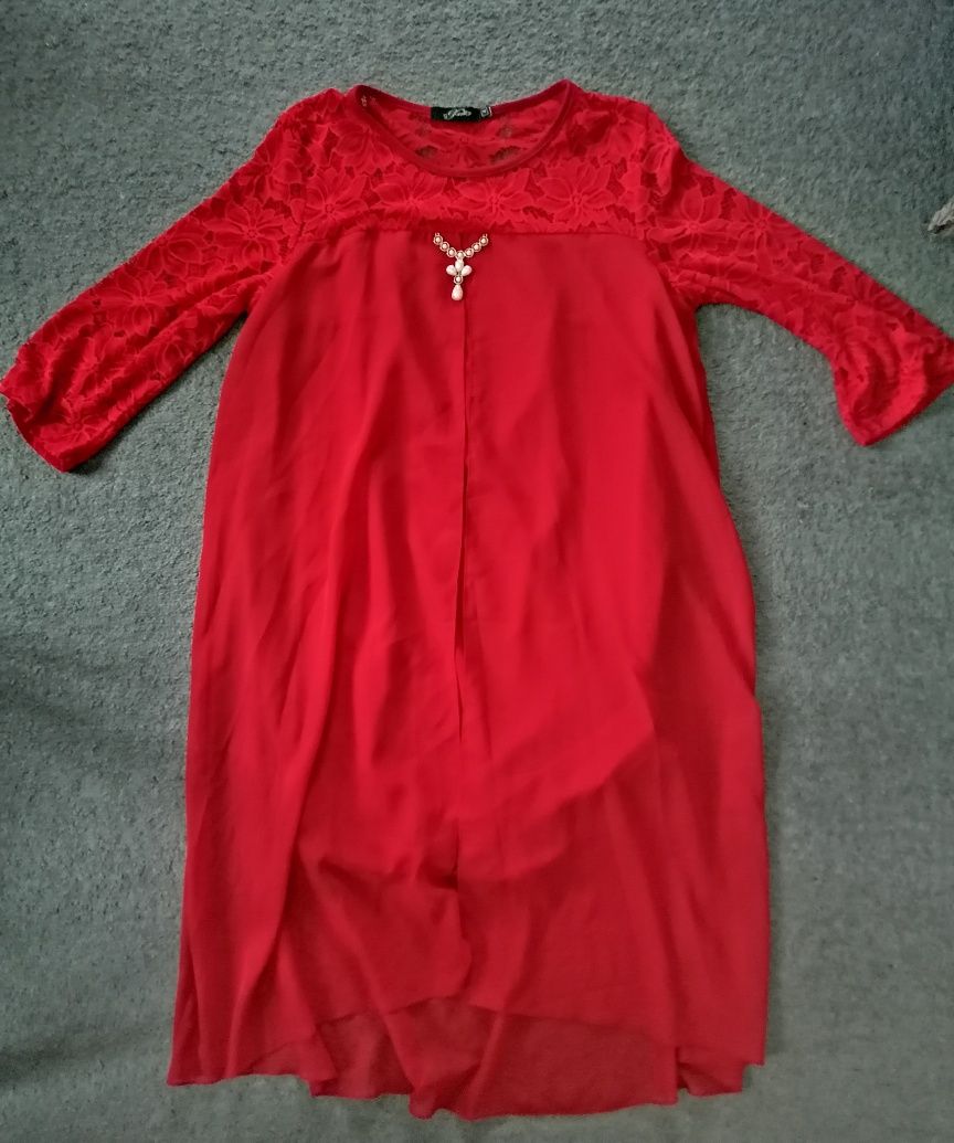 Платье красного цвета 50р.