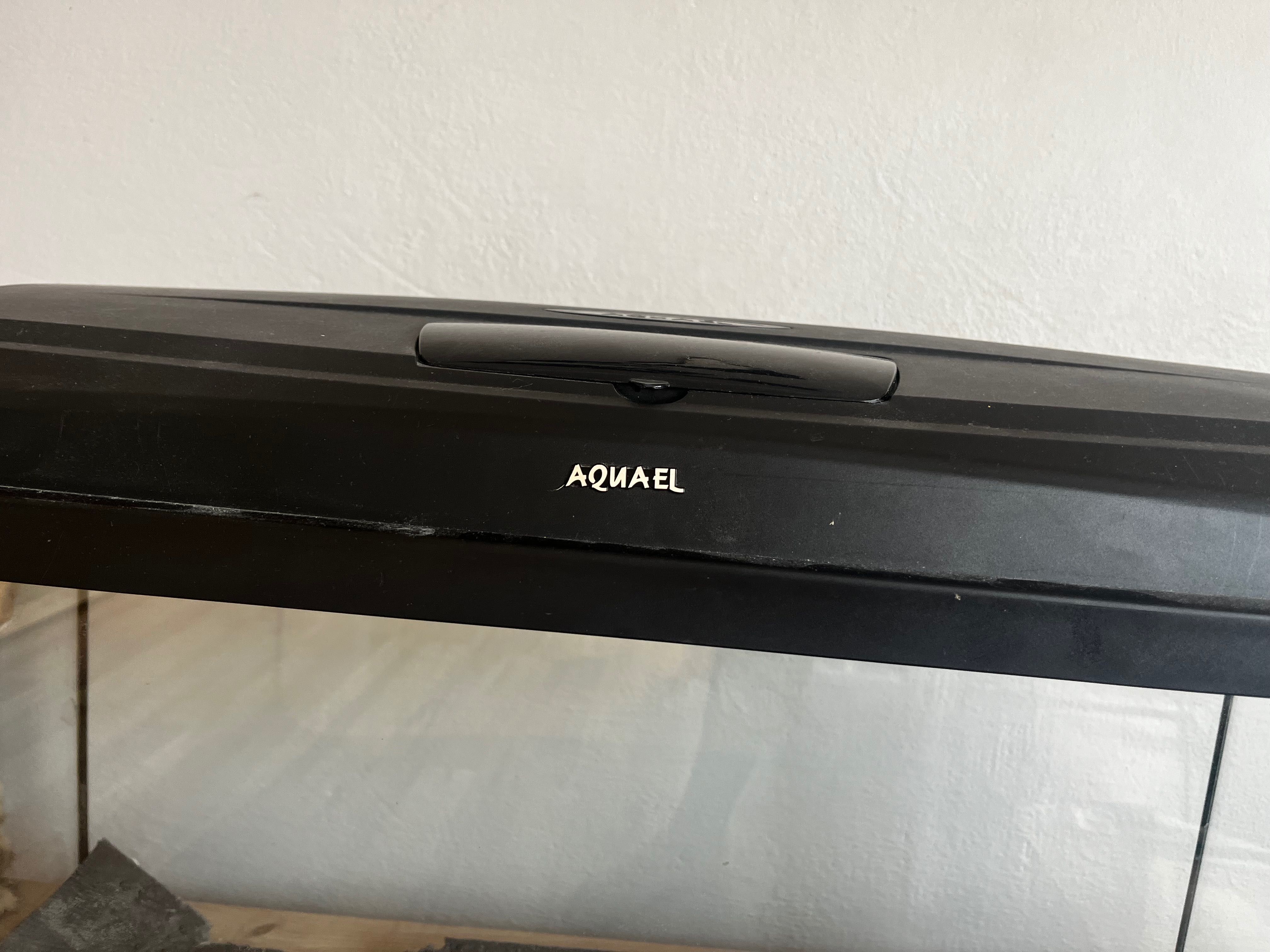 Mało używane akwarium 80x35x40 z pokrywą Aqnael z podświetleniem