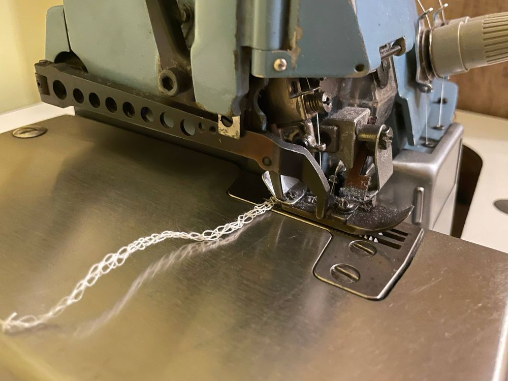 Overlock owerlok Yamato 3 nitkowy maszyna