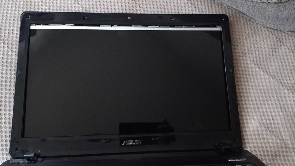 Laptop Asus K52J Intel Core i5 8GB RAM +zasilacz oryginalny bez dysku.