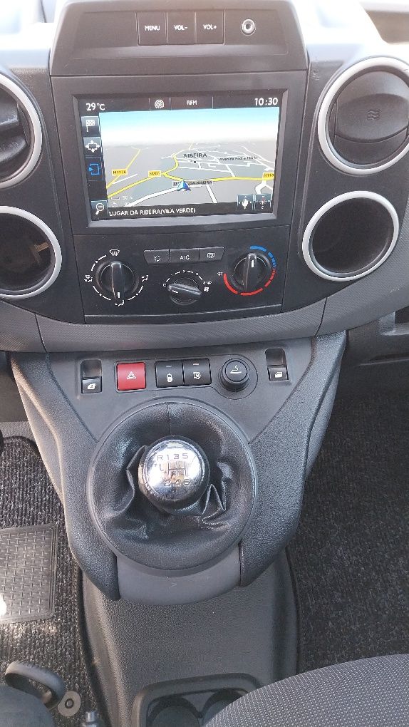 Peugeot Partener 1.6 HDI Longa (caixa de 6 velocidades)