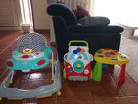 Vendo voadores e mesa de atividades