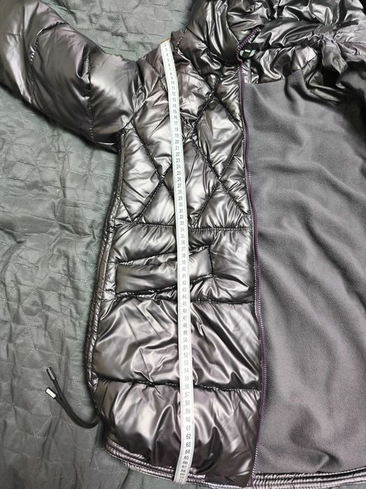 Продам зимову куртку для дівчинки років 10