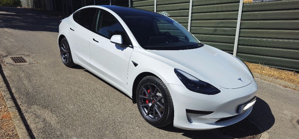 Tesla Model 3 Long-Range