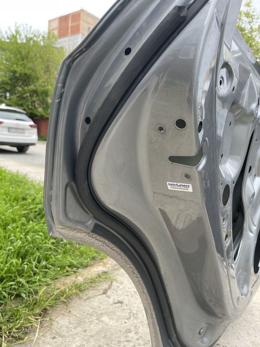 Дверка ліва пасажирська Audi Q5