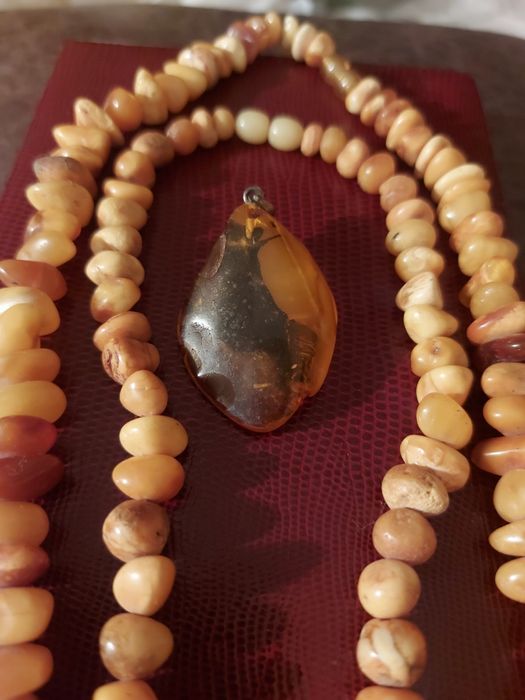 Янтарь натуральный.Бусы,подвеска..