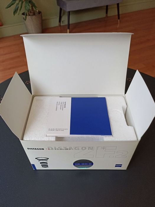 Zeiss Distagon 2/28 mm ZF.2