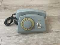 Stary telefon stacjonarny PRL