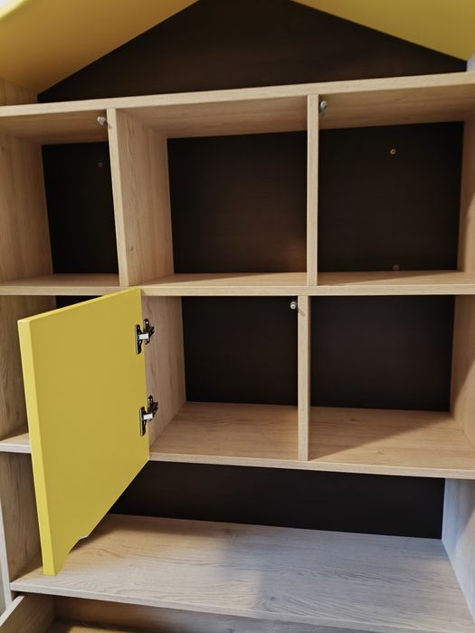 Regał dziecięcy domek żółty daszek jasne drewno szuflady