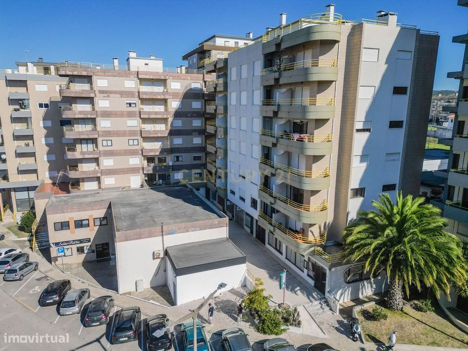 Duas Lojas Contíguas Arrendadas – Alto do Forno, Buarcos, Figueira da