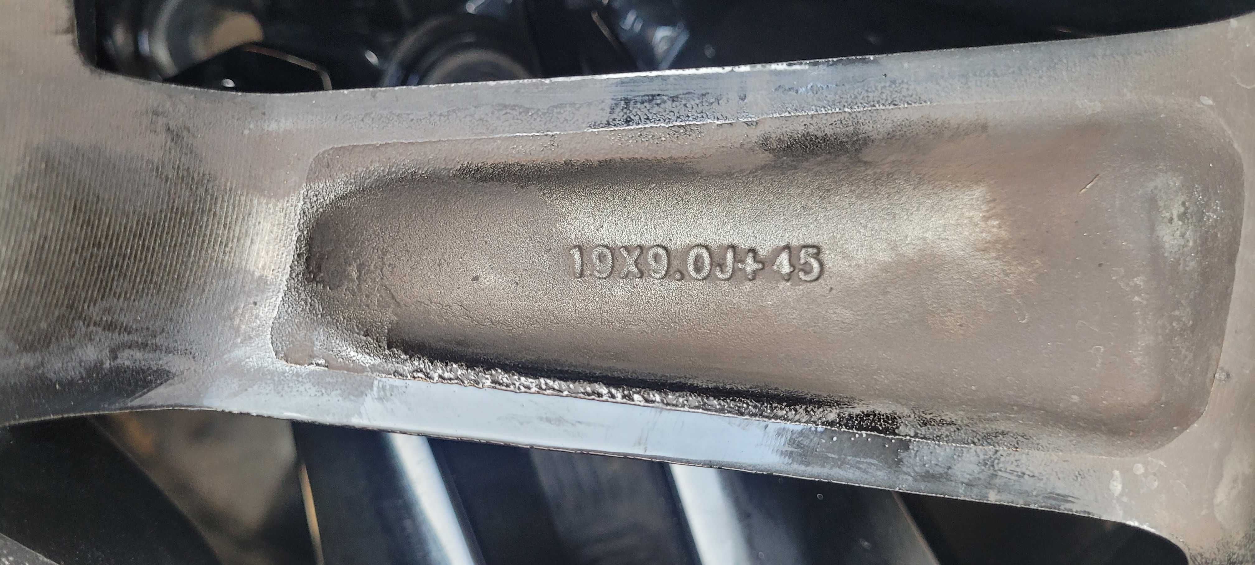 Koła Aluminiowe FORD MUSTANG Opony LATO 255/40R19 100Y 2018r PIRELLI