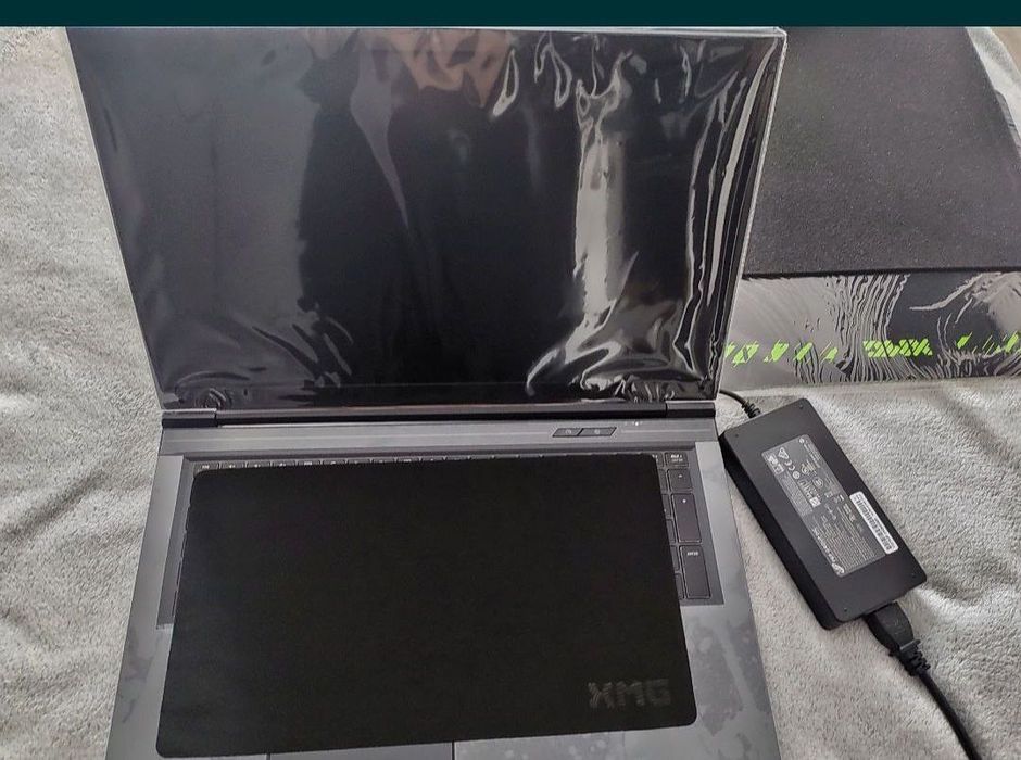 Ігровий ноутбук XMG CORE 17 AMD (M20MPG)