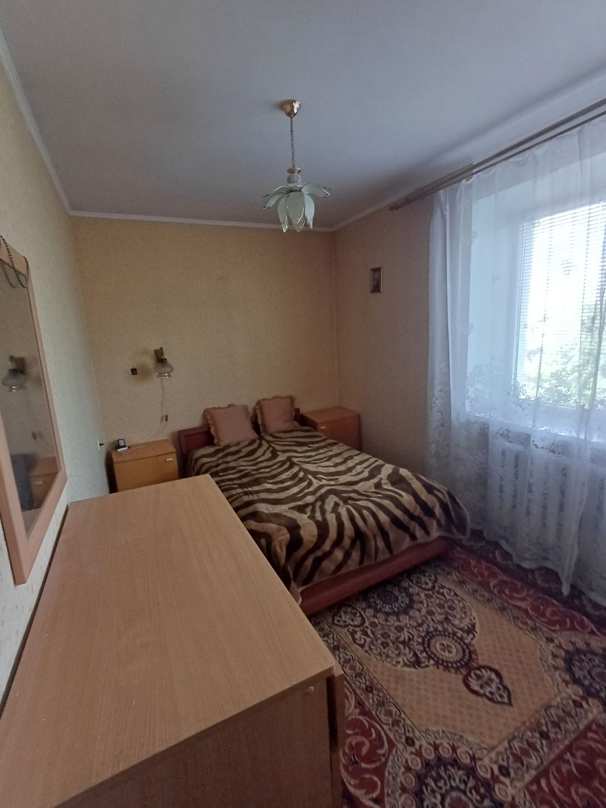 Продам 3х кімнатну на Довженко