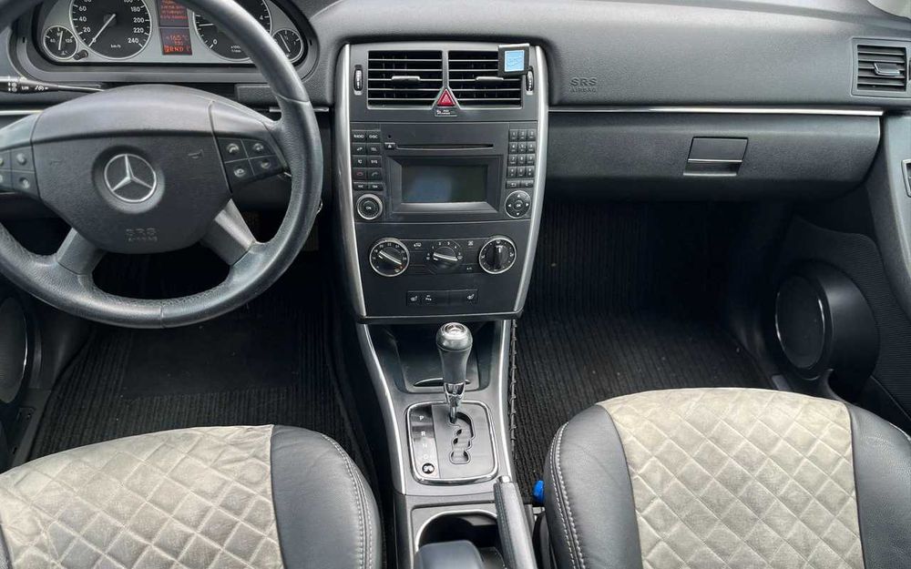 Mercedes-Benz B 180 2010