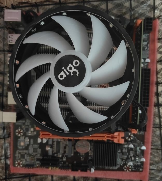 Комплект 2011-3 mougol x99 xeon 2680v4 ddr4 16gb працює на 2400