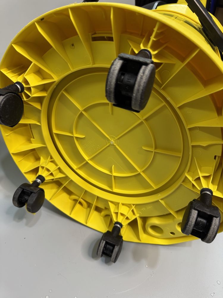 Пилосос для вологого та сухого прибирання Karcher A 2604