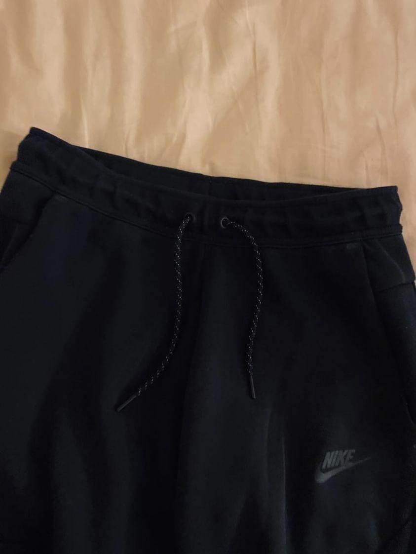 Nike tech fleece preto