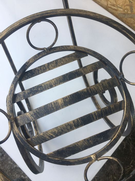 Кованая напольная подставка для цветов