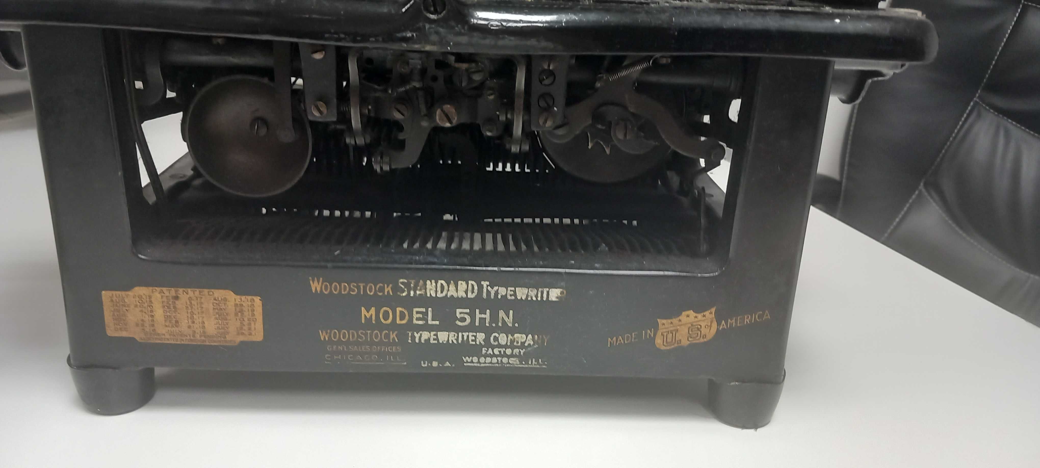 Máquina de escrever woodstock USA