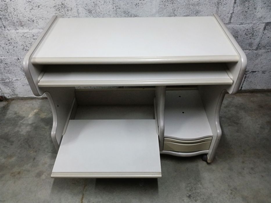 Secretaria multifuncional, estrutura resistente com rodas, 96/80/50cm